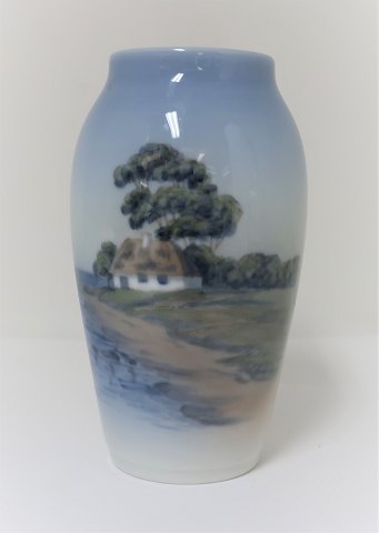 Königliches Kopenhagen. Vase. Modell 2887-88-5. Höhe 12,5 cm. (1 Wahl)