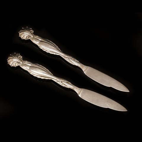 Georg Jensen No 55. Zwei Fischmesser aus 
Sterlingsilber. Periode 1933-44. L: 21cm