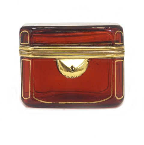 Ruby red sugar box, glass. France circa 1860-80. 
H: 8,1cm. W: 10,5cm. D: 7cm
