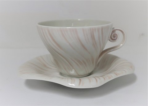 Royal Copenhagen. Rosa Konkylie. Design Arje Griegst. Espressokop / mokkakop.  
Model 14179.  (2 sortering).