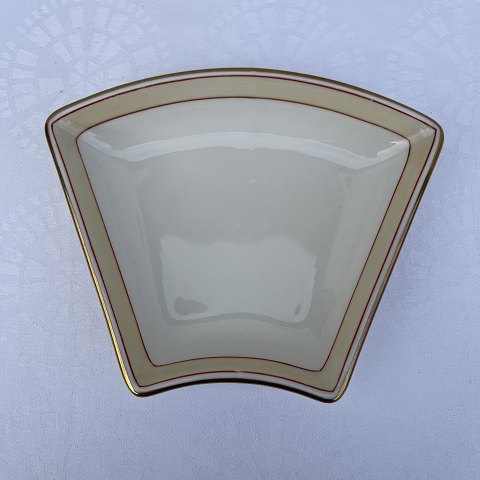 Royal Copenhagen
The Spanish porcelain
Cabaret dish
# 79/259
* 60 DKK