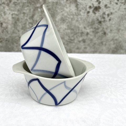 Lyngby
Danild 40
Harlequin
Bowl with handle
* 80 DKK