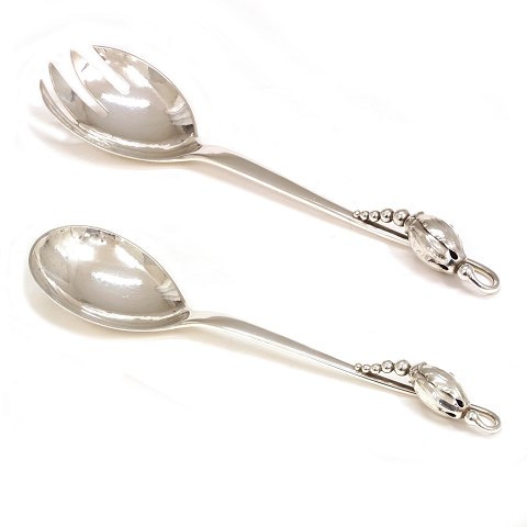 Georg Jensen Magnolia salatbestik i sterlingsølv 
#84. L: 21,5cm. V: 154gr