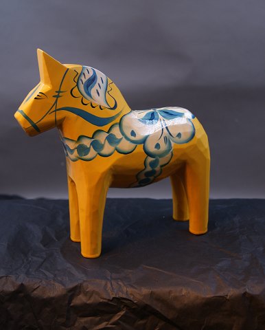 Bestellnummer: 
v-Gule Dalarheste 16,5cm