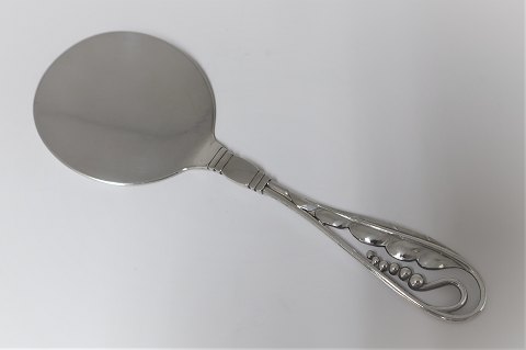 Georg Jensen. Sølvbestik (925). Model 42. Kagespade. Længde 15,8 cm. Produceret 
1933-1945.