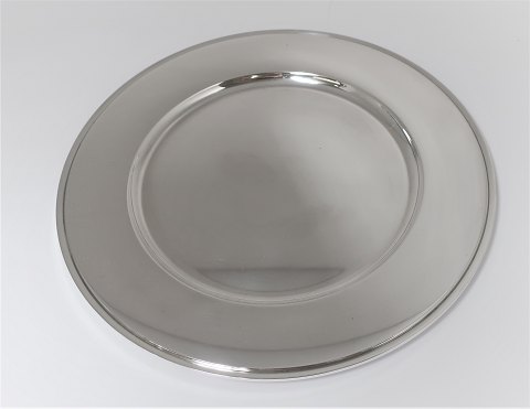 Georg Jensen. Pyramide. 12 Stück Abdeckplatten aus Sterlingsilber (925). Modell 
600Y. Design Harald Nielsen. Durchmesser 28cm.