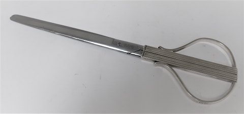 Axel Holm (Ax.H). Schere mit Silbergriff (925). Länge 24cm.