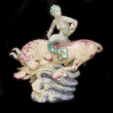 Very large polychrome glazed stoneware figuregroup 
"Sea Bull" signed by Jean René Gauguin, Paris 
1881-Copenhagen 1961. Manufactured by Bing & 
Grøndahl, Copenhagen. H: 66cm. L: 65cm. D: 28cm