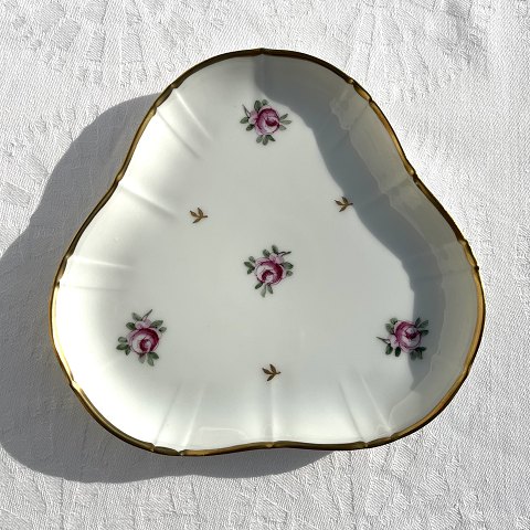 Bing&Grøndahl
Roselil
Plat de menage bakke
#52D
*250 Kr