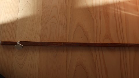 Ein alter Elle-Mass-Stabr
Der Massstab ist aus Holz gemacht