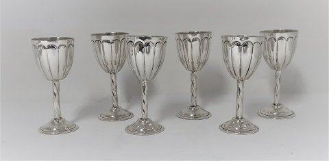 Sterling silver drinking glass (925). Height 8.5 cm. Sold as a total of 6 
pieces.