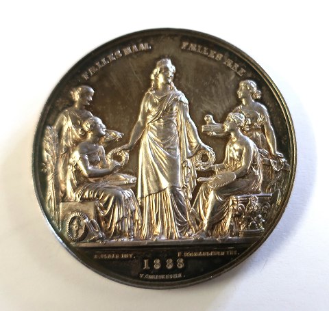 Sølv medalje. Den nordiske Industri-Landbrugs og Kunstudstilling. København 
1888. Diameter 54 mm.