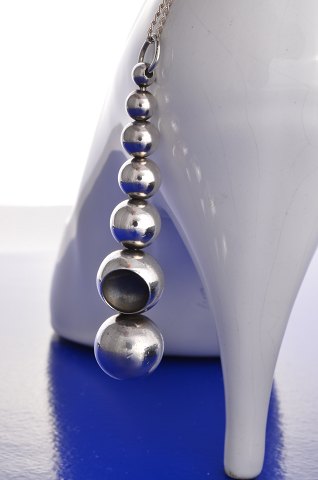 Georg Jensen Schmuck aus Sterlingsilber, Cave-Anhänger