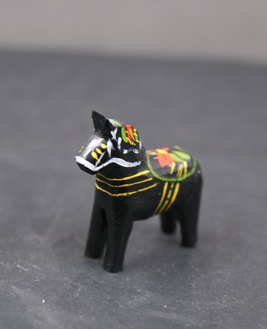 Bestellnummer: 
v-Sort Dalarhest 3cm