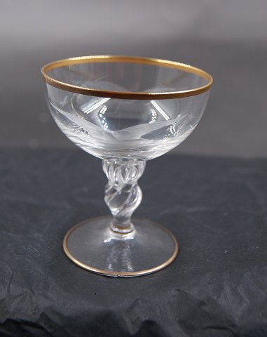 Seagull glassware with gold rim from Denmark. Liqueur-bowls 8cm