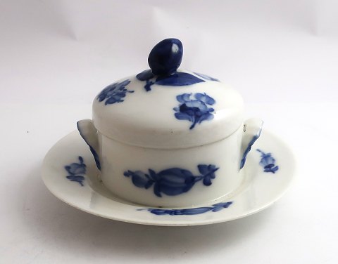 Royal Copenhagen. Blue flower. Butter dish. Model 8075. Height 8 cm. (2. 
quality)