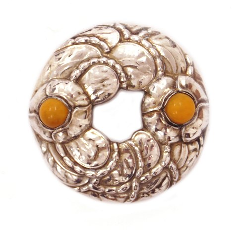 Georg Jensen Sterlingsilver brooch 42. Silver and 
amber. D: 5cm