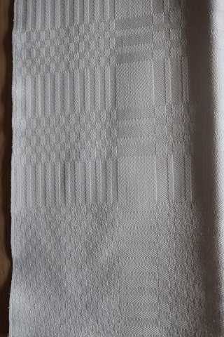 Antique napkins
Flax
Handmade
With a beautiful weaving with structure
48cm x 54cm
We have: 3 stk. identical
In a good condition
The antique, Danish linen and fustian is our speciality