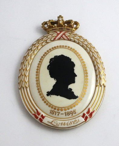 Royal Copenhagen. Silhouette platte. Dronning Louise. 1906. Højde 12,6 cm. (1 
sortering)