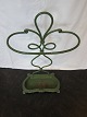 Umbrella stand which is practical and decorative at the same time
Beautiful old umbrella stand made of green painted iron with a beautiful shape 
and decorations
H.: 74cm, W: 39cm