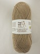 Baby Alpaca Angel Touch
100% BABY ALPACA
Baby Alpaca Angel Touch ist ein Naturprodukt und 
ist NICHT eingefärbt, und da die Fibern sind NICHT 
mit Öl beigemischt
Diese Farbe ist: Brown Light, Farbenr. FX0
Knäuel mit 50 Gramm