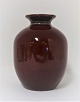 Lundin Antique präsentiert: Bing & Gröndahl. Kleine Vase. Höhe 12,5 cm. Nr. 158 - 142