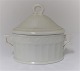 Royal Copenhagen. Fan white. Small sugar bowl. Length 11 cm. Height 9.5 cm. (1 
quality)