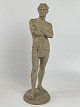 Antik Terrakotta-Figur eines stehenden Mannes mit 
Lendenschurz. Die Figur ist gestempelt L. P. 
Jörgensen Köbenhavn (Kopenhagen), eneret 
(exklusives Recht). Cirka 1890.