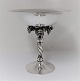 Georg Jensen. Sterling (925). Weintraubenschale. Modell 263B. Höhe 19 cm. 
Durchmesser 18,3 cm. Produziert 1994 (T10)