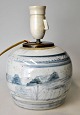 Pegasus – Kunst - Antik - Design präsentiert: Blau/weißer chinesischer Bojan, 19. Jh. Umgebaut in eine Lampe.