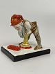 Antiker Briefbeschwerer in Form einer Figur mit Elfe / Wichtel / gnome 
(Siegelwachs Zwerg) von Villeroy & Boch, Dresden, um 1900