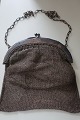 Antikke Tasche aus Metalfaden handgemachtDie alte Tasche, um Mitte 1800-Jahren, ist handgemacht Schöne Form mit Schliesung oben aus Messing gemacht und mit eine Kette zum tragen