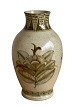 Patrick Nordström, Unikat Vase mit Krakelee-Glasur und Blumenmotiv