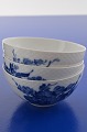 Klits Antik 
presents: 
Royal 
Copenhagen Blue 
flower curved 
Small bowl 
1551A