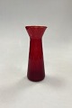 Danam Antik 
præsenterer: 
Rødt 
Hyacintglas 
Holmegaard / 
Kastrup / Fyens 
Glasværk
