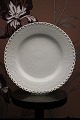 K&Co. 
præsenterer: 
Royal 
Copenhagen Hvid 
Helblonde 
frokost 
tallerken.
Dia.: 23cm. 
RC# 1085...
