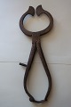 ViKaLi 
präsentiert: 
Eine 
antike 
Kandiszange/Zuckerzange
Handgeschmidet 
aus Eisen
L: 20cm
Um 1850
