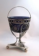 Lundin Antique 
präsentiert: 
Frederik 
Mortz Klose, 
Kopenhagen. 
Silberne 
Bonbonschale in 
Filigranarbeit 
mit ...