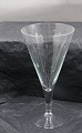 Antikkram 
præsenterer: 
Clausholm 
glasservice fra 
Holmegård. 
Pokaler eller 
store 
rødvinsglas 
20cm