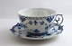 Royal Copenhagen. Musselmalet, Vollspitze. Große Teetasse. Modell 1142. (1 
Wahl).