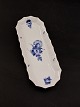 Middelfart 
Antik presents: 
Royal 
Copenhagen blue 
flower 
flutes/roulade 
dish 10/8609