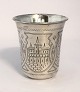 Lundin Antique 
präsentiert: 
Russland. 
Silberbecher 
(84). Höhe 7,5 
cm. Durchmesser 
7 cm. 
Hergestellt 
1888