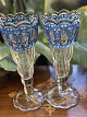Stentoft Antik 
präsentiert: 
Böhmische 
Kristallvase, 
Deckelvase aus 
kobaltblauem 
Glas, 
geschliffen und 
mit Gold- ...