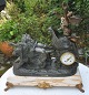 Pegasus – Kunst 
- Antik - 
Design 
präsentiert: 
Riesige 
französische 
Kaminuhr, 19. 
Jahrhundert. 
Char de la 
Concorde.