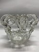 Antik Huset 
præsenterer: 
Stor 
Brudekrone vase 
i klar glas.
Højde: 12 cm. 
