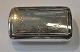 Pegasus – Kunst 
- Antik - 
Design 
präsentiert: 
Schwedische 
Snus-Tabakdose 
aus Silber, 19. 
Jahrhundert.