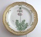 Lundin Antique 
präsentiert: 
Royal 
Copenhagen. 
Flora Danica 
Teller m. 
durchbrochener 
Kante. 
Durchmesser 25 
cm. ...