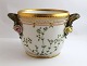 Lundin Antique 
präsentiert: 
Royal 
Copenhagen. 
Flora Danica. 
Weinkühler, 
Modell # 3570. 
125 cl. Höhe 12 
cm. ( 1 ...