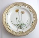 Lundin Antique 
präsentiert: 
Royal 
Copenhagen. 
Flora Danica 
Teller m. 
durchbrochener 
Kante. 
Durchmesser 25 
cm. ...