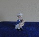 Antikkram präsentiert: Royal Copenhagen Figur Nr. 680 Jens mit Eiswaffel